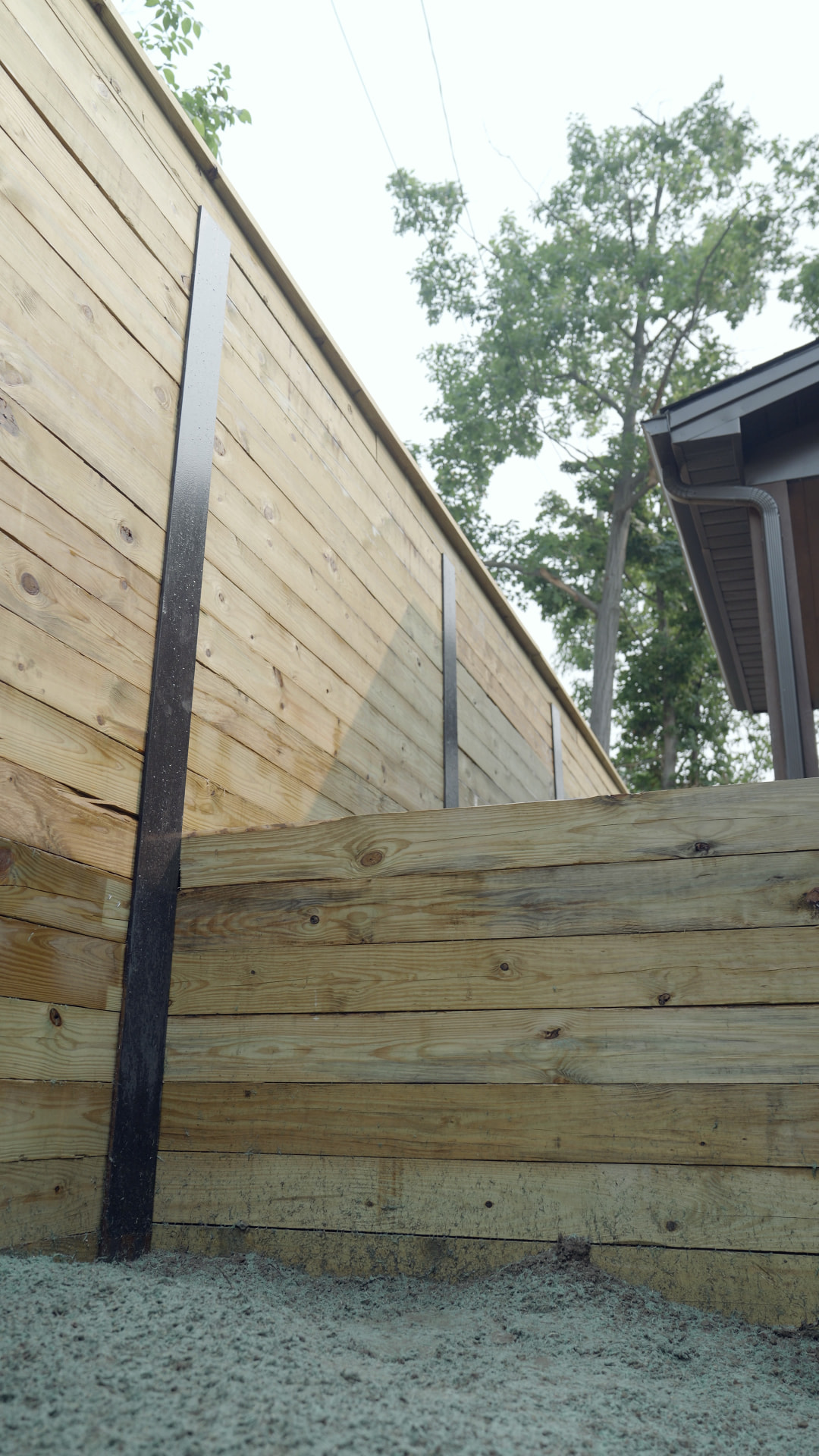 Timber retaining wall